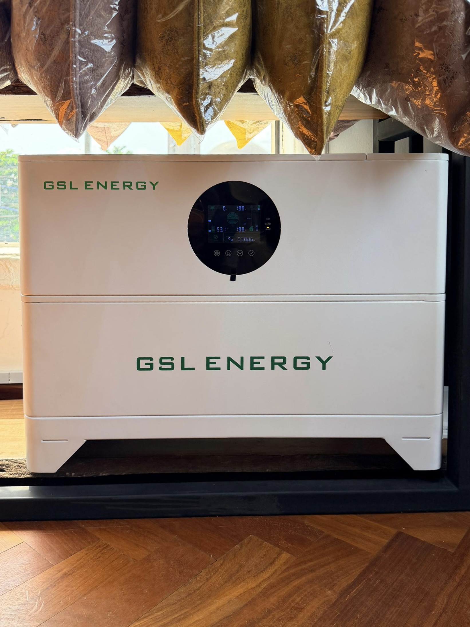 Showroom detail — GSL Energy all-in-one